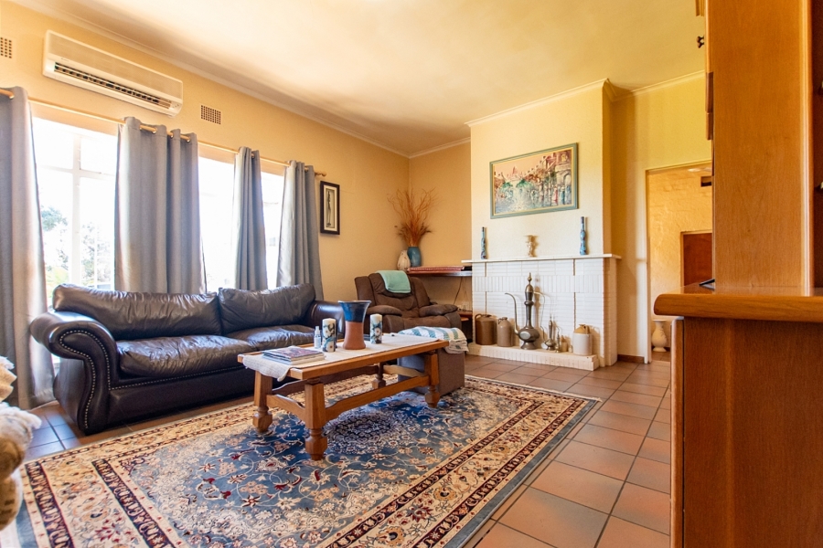 4 Bedroom Property for Sale in Ongegund Village Western Cape